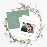Cartão Postal De Anúncio Escrito casual moderno sage, casamento da tipograf<br><div class="desc">Um casamento elegante com a tipografia na moda moderna salve o cartão-postal com fotos. Design na moda moderno mínimo. A cor verde do sábio pode ser personalizada.</div>