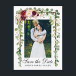 Cartão Postal De Anúncio Floral Verde Botânico Borgonha Salvar Data<br><div class="desc">Moderno Elegante,  Folhas de Eucalipto Verde Botânico,  Floral Borgonha Aquarela,  Moldura de Madeira,  Cartão Postal de Foto de Noivado Salvar Data</div>