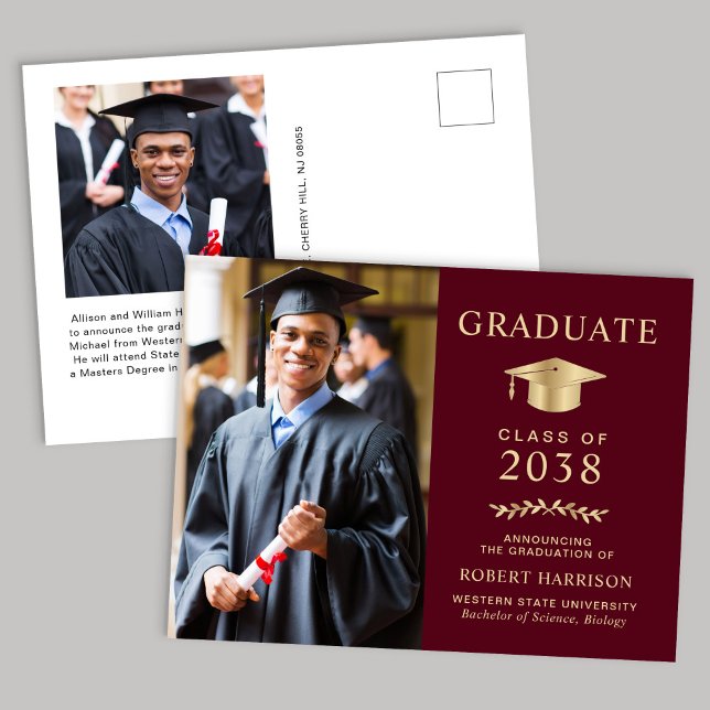 Cartão Postal De Anúncio Formatura Faculdade Burgundy Dourado Foto Elegante (An elegant college graduation announcement to celebrate the graduate's achievements)