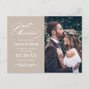 Cartão Postal De Anúncio Foto de Casamento Elegante de Beige do recem casad