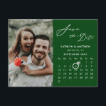 Cartão Postal De Anúncio Foto de Script Elegante Verde Moderno Salva a Data<br><div class="desc">Cartão-postal de lançamento do Elegante Elegante "Salvar a Data", em tela verde moderna, com um calendário personalizado com uma bela foto. Diga à sua família, amigos e colegas que marcou uma data para a celebração do seu casamento com esta carta elegante. Para mover o marcador Ring > clicar em azul...</div>