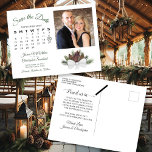 Cartão Postal De Anúncio Foto e Calendário Rustic Pinecones Salvar a Data<br><div class="desc">Este casamento rústico Salve o cartão postal Date apresenta um elegante design de aquarela com um buquê de pinecones e galhos de pínus em tons de verde-floresta e castanho-castanho. O lado esquerdo do cartão tem um calendário personalizável com um coração à volta da data do seu casamento, bem como espaço...</div>