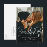Cartão Postal De Anúncio Foto moderna na moda para salvar o casamento de da<br><div class="desc">Esta simples e na moda, foto moderna, salve a data que o cartão postal do casamento contém um texto branco nítido na frente com uma mensagem 'Salve a Data' em seu nome, data e local do casamento. No verso, você pode decidir excluir as linhas das informações do destinatário se preferir...</div>