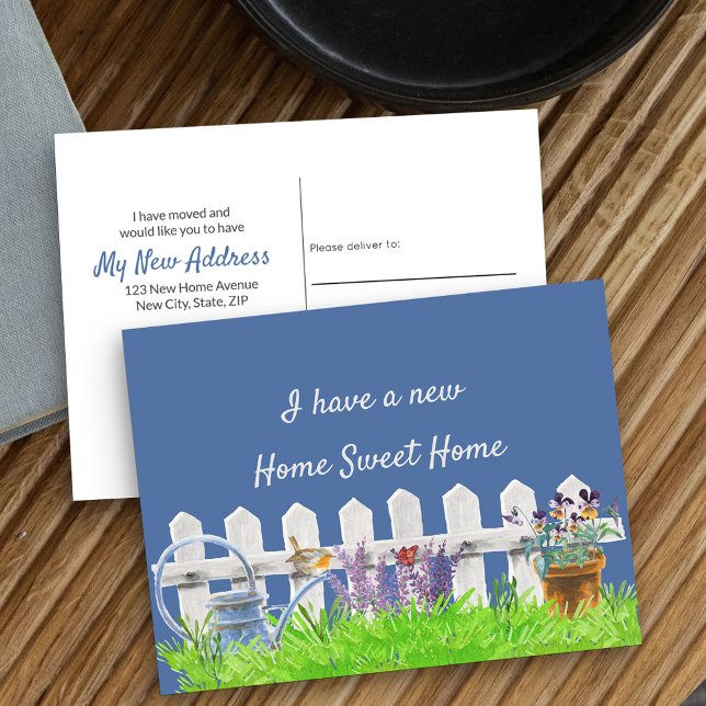 Cartão Postal De Anúncio Lar Doce Lar Cerca Branca Eu Mudei (New Address postcard with idyllic cottage garden scene)