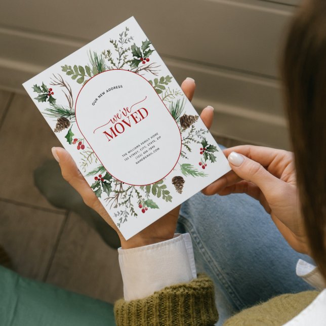 Cartão Postal De Anúncio Movimentamos Forest Berry Pinecone (Celebrate the new beginning with this festive 'We've Moved" postcard!
)