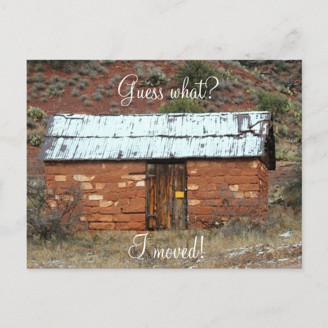 Cartão Postal De Anúncio Mudança de endereço, cabine velha de rocha vermelh (Frente)