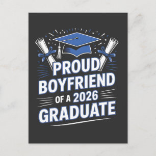 Cartão Postal De Anúncio Namorado Orgulhoso de um Casal de Formatura de 202