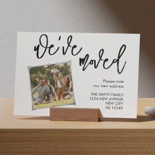 Cartão Postal De Anúncio Nós movemos o cartão-postal de lançamento de fotos