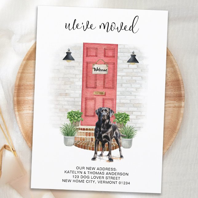 Cartão Postal De Anúncio Nós nos mudamos Labrador preto Porta vermelha Muda (Criador carregado)