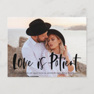 Cartão Postal De Anúncio O Amor com Escrita em Pincel Negrito é o Adiamento