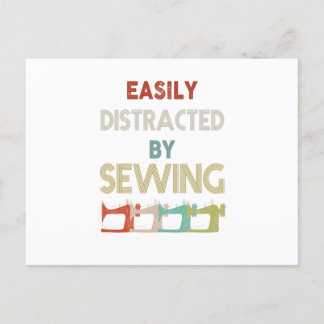Cartão Postal De Anúncio Presente de Costura | Facilmente Distraída Por Cos