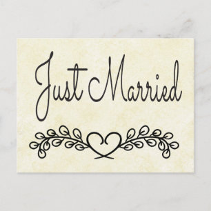 Cartão Postal De Anúncio Recem casados Rustic Tan Black Heart Laurel Weddin