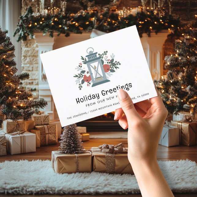 Cartão Postal De Anúncio Saudações de Férias com Lanterna de Natal Nova Cas (Christmas Lantern Holiday Greetings from Our New Home Moving Announcement Postcard)