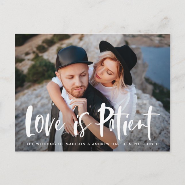 Cartão Postal De Anúncio Script de Pincel Negrito O Amor é Paciente Adiamen (Frente)