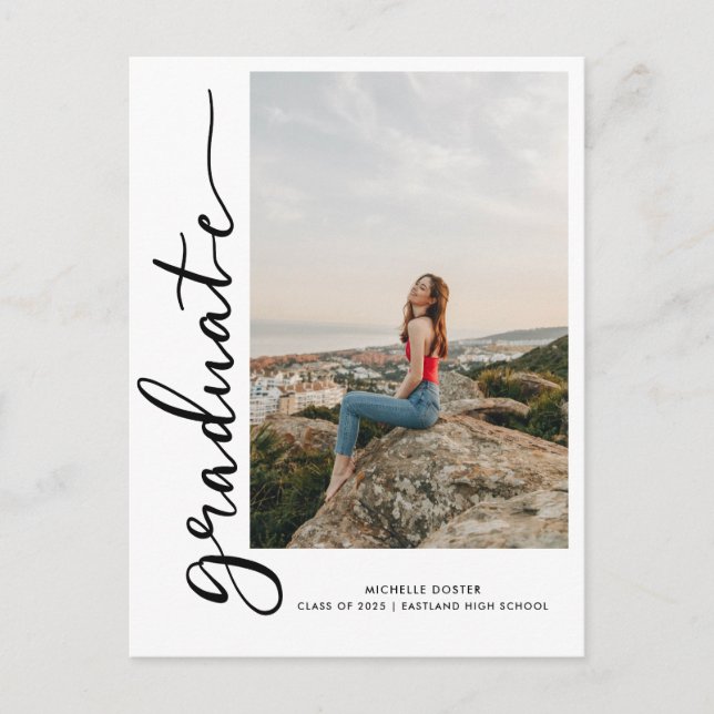 Cartão Postal De Anúncio Script manuscrito de Formando casual | Foto (Frente)