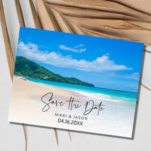 Cartão Postal De Anúncio Simple Beach Wedding Salve a Data (Simple Beach Wedding Save the Date)