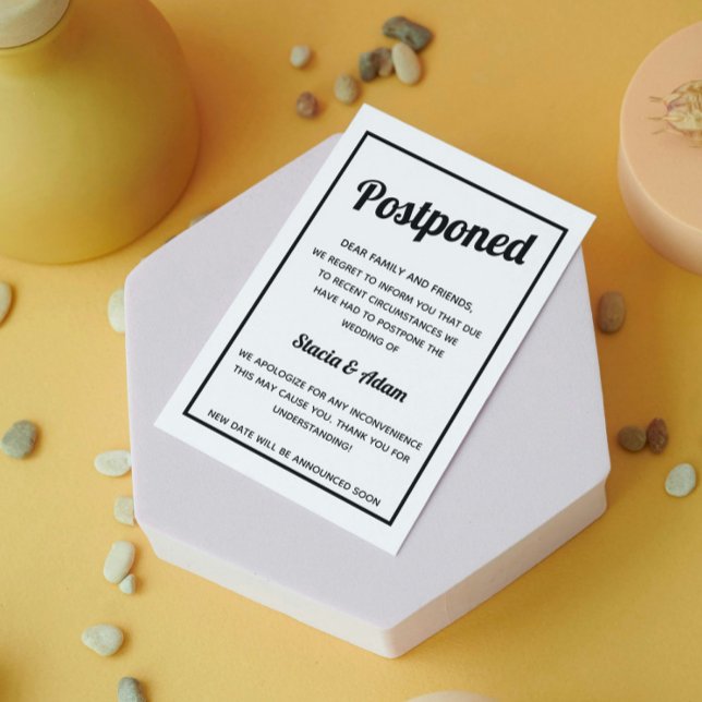 Cartão postal de casamento minimalista adiado (Criador carregado)