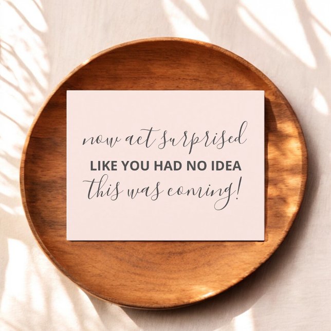 Cartão Postal De Convite Agora Finja Surpresa Seja Minha Dama de Honra Rosa (Criador carregado)