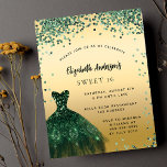 Cartão Postal De Convite Doce 16 esmeralda, festa elegante<br><div class="desc">Um convite moderno,  na moda e glamouroso para uma doce festa de aniversário 16,  16. Na frente: Um fundo de ouro falso com um confete verde,  um vestido verde esmeralda. O nome é escrito com um moderno estilo escrito à mão. Personalize e adicione os detalhes da sua festa.</div>