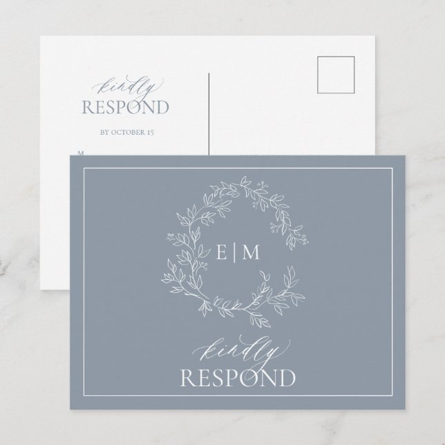Cartão Postal De Convite Dusty Blue Leafy Crest Monograma Casamento RSVP (Frente/Verso)