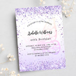Cartão Postal De Convite Escrita de lavanda violeta da borboleta de anivers<br><div class="desc">Para uma elegante festa de aniversário 40th (ou qualquer idade). Um plano de fundo branco e violeta. Decorado com brilho violeta,  faíscas e uma borboleta grande. Personalize e adicione um nome e detalhes da parte. O nome é escrito com um script de estilo manuscrito</div>