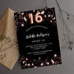 Cartão Postal De Convite Estrelas rosa de ouro negras Doce 16<br><div class="desc">Um fundo preto clássico,  decorado com estrelas douradas rosa. Personalize e adicione um nome e detalhes da parte. O número 16 é escrito com um script de estilo de balão.</div>