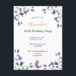 Cartão Postal De Convite Festa de aniversário roxa verdinho branco<br><div class="desc">Um convite simples e elegante para uma festa de aniversário de 40 anos feminino. Na frente: um elegante fundo branco decorado com flores violeta, azul roxo e um pássaro cantando. Modelos para um nome e detalhes da festa. O nome é escrito com um moderno estilo escrito à mão. Texto violeta,...</div>