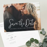 Cartão Postal De Convite Foto Moderna Elegante Simples Salva a Data<br><div class="desc">Este simples e na moda moderno casamento de fotos salva a modelo de cartão postal da data 'Salvar a Data' em um roteiro animado moderno com seus nomes, data e local de casamento em uma linha de solteiro abaixo dela. O texto é branco claro. No verso, escolhemos uma ordem atípica...</div>
