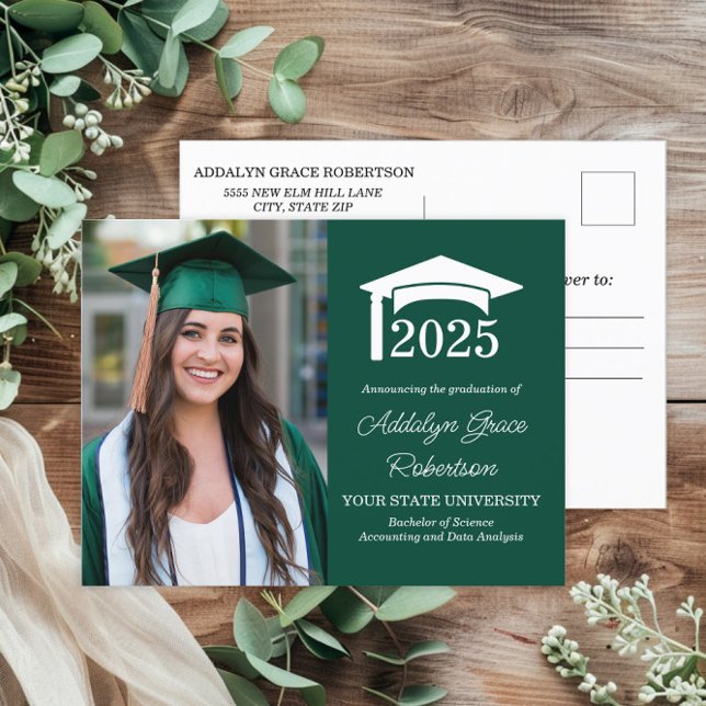 Cartão Postal De Convite Graduação de Fotos na Universidade de Green Colleg (Green graduation party photo postcard invitation)