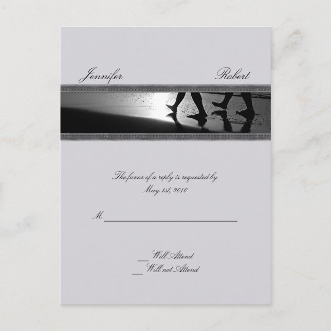 Cartão Postal De Convite Monograma Romântico no Cartão de Resposta Prateado (Frente)