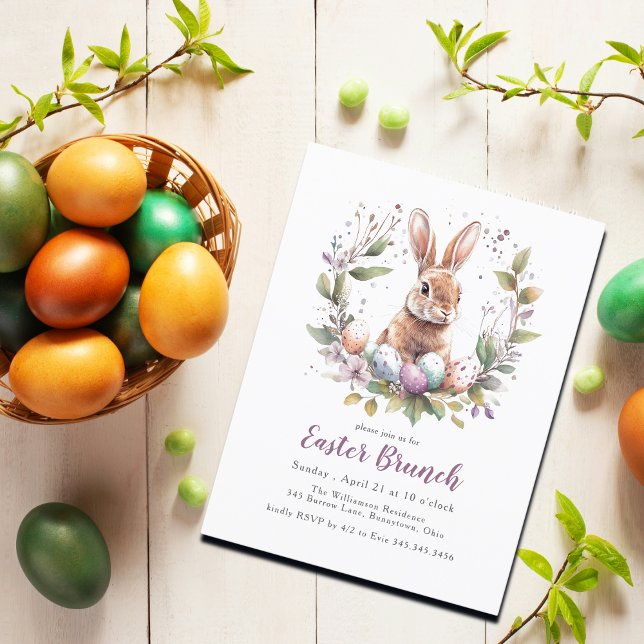 Cartão postal de convite para primavera Bunny Pásc (Personalize with your event details, find matching items in the collection.)