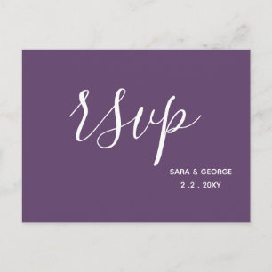 Cartão Postal De Convite Placa RSVP Moderna de Caligrafia Simples Roxa