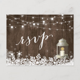 Cartão Postal De Convite RSVP de Casamento das Luzes de String Rustic Snowf