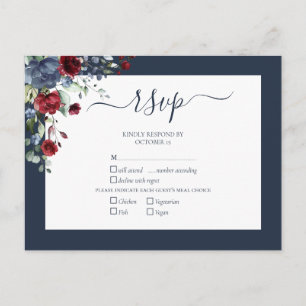 Cartão Postal De Convite RSVP de Casamento de Script Botânico Burgundy Azu