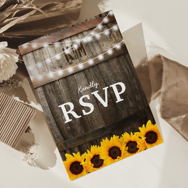 Cartão Postal De Convite RSVP de Casamento Rustic Country | Luzes de girass (Criador carregado)