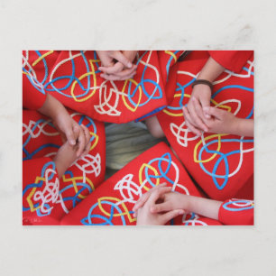 Cartão postal de dança irlandês vermelho