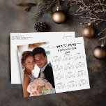 Cartão Postal De Festividades 2025 Foto do Recem casados da Sra. Newlywing<br><div class="desc">Cartões postais personalizáveis de 2025 para o nome da família e o calendário de fotos com sua foto e seu nome personalizados. 🌟 Este é para 2025 🌟 Mostre seu novo casamento ou noivado com este Cartão de Calendário personalizado de edição limitada! Nunca é cedo demais para começar a pensar...</div>
