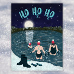 Cartão Postal De Festividades Água aberta nadando em um lago com Natal de neve<br><div class="desc">👉 pôr um sorriso na cara com este cartaz de Natal a nadar selvagem! Nadadores de água aberta estão em um lago no inverno com o Papai Noel ligado. É noite e a lua e as estrelas estão refletidas na água. 🔥 As minhas promessas - Este design tem elementos de...</div>