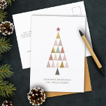 Cartão Postal De Festividades Árvore de Natal Simples e Dourada com Blush Modern<br><div class="desc">Desejando-lhe um Natal minimalista! 🌟 enviar desejos calorosos com o nosso moderno Cartão de Árvore de Natal Dourado. Simples elegância para uma época alegre. Espalhe a alegria do feriado com estilo! 🎄 #MinimalistHolidayCard #FestivosSaudações</div>
