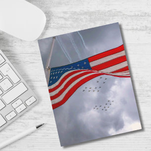 Cartão Postal De Festividades Avião no Céu e Bandeira Americana, Divertido, Patr