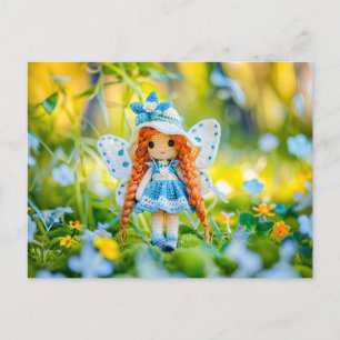 Cartão Postal De Festividades Boneca com chapéu e flores azuis
