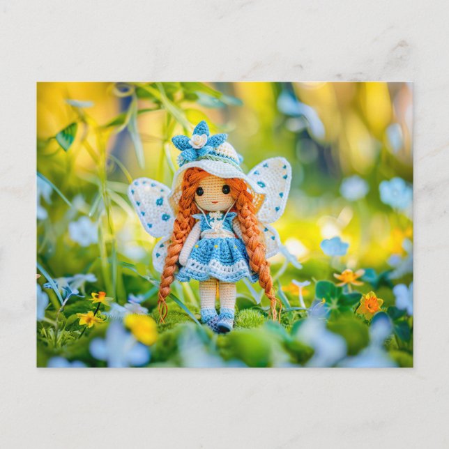 Cartão Postal De Festividades Boneca com chapéu e flores azuis (Frente)