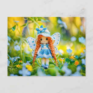 Cartão Postal De Festividades Boneca de Crochê com Chapéu e Flores Azuis