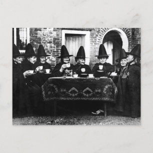 Cartão Postal De Festividades Bruxas Galesas Tendo Tea Crone Teatime