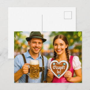 Cartão Postal De Festividades Casal Feliz na Celebração do Oktoberfest