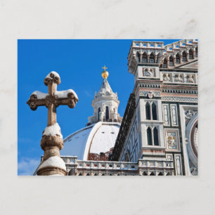 Cartão Postal De Festividades Catedral italiana coberta em neve