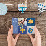 Cartão Postal De Festividades Chanucá - Símbolos de Foto Inclinação<br><div class="desc">Uma Menorah, Estrela de David e Dreidel com um olhar colchinho, desejo amigos e família oito dias mágicos neste charmoso Cartão-postal. O lado inverso tem um lugar para a sua saudação manuscrita, se desejado. Personalize com a foto e os nomes da sua família para uma saudação verdadeiramente pessoal do Chanucá!...</div>