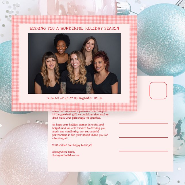 Cartão Postal De Festividades Chic Gingham Pink Red Christmas Custom Business  (Chic Gingham Pink Red Christmas Custom Photo Business Salon Cute Holiday Postcard
)