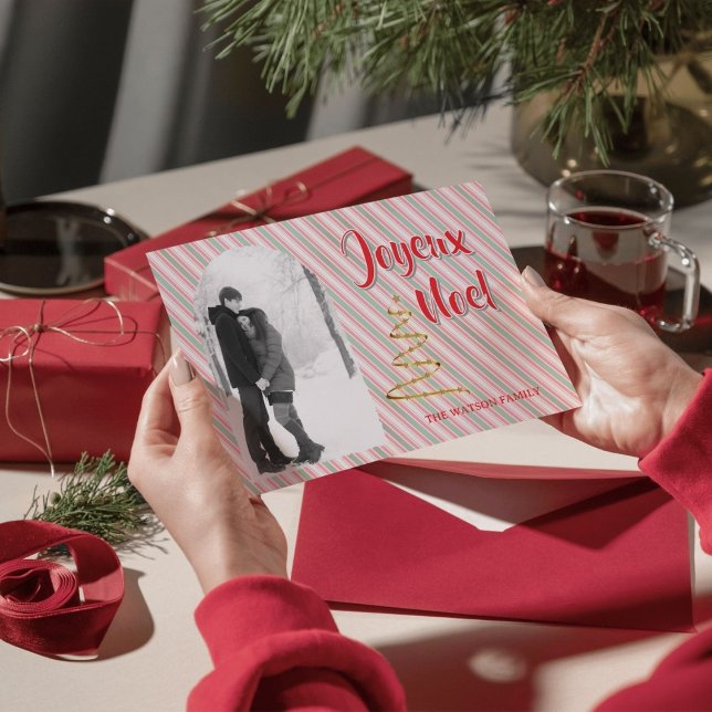 Cartão Postal De Festividades Classic Joyeux Noel Green Red Stripes Christmas (Personalize this Classic Christmas holiday postcard and send it to all your friends and loved ones!)