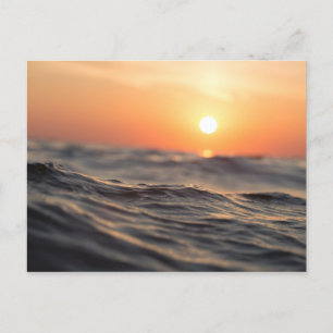 Cartão Postal De Festividades Corpo de Água Durante a Hora do Ouro